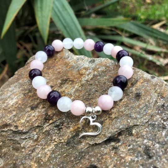 Minerální náramek růženín, křišťál, ametyst - LILIE (stříbro Ag925)